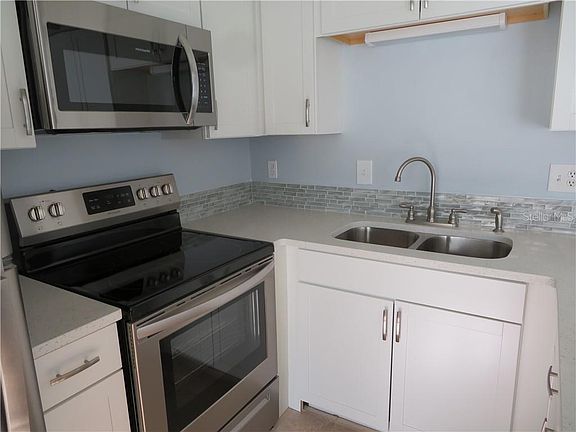 3rd image of 607 Casa Park Court D