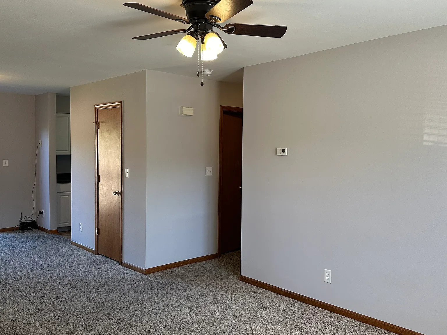 4 bed, 2.5 bath, 2017 sqft, $1,585 — Photo 4