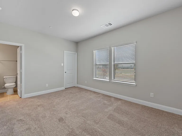 4267 Shavano Dr — Photo 23