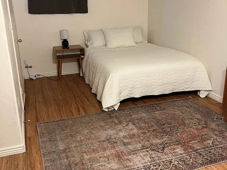2116 W Avalon Dr — Photo 1