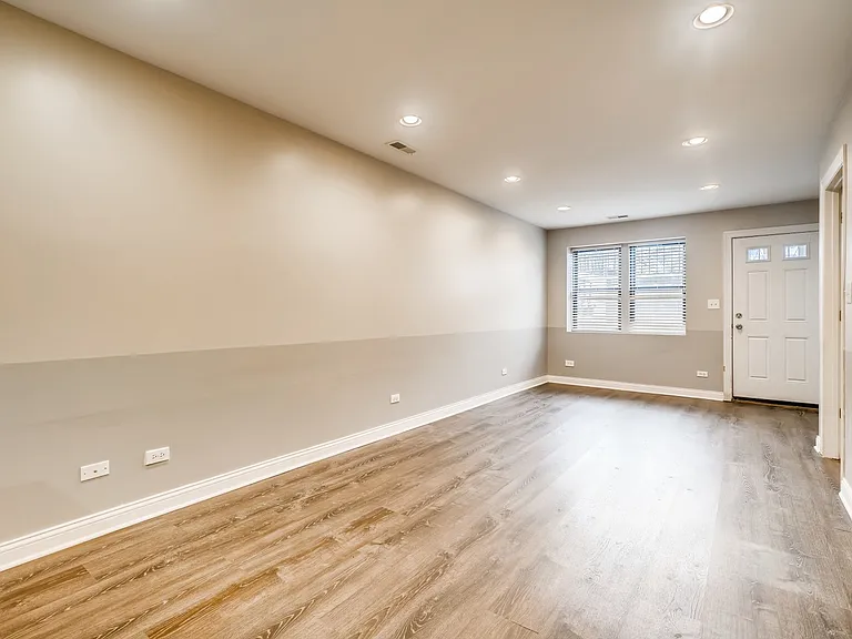 2312 S Seeley Ave #G — Photo 5