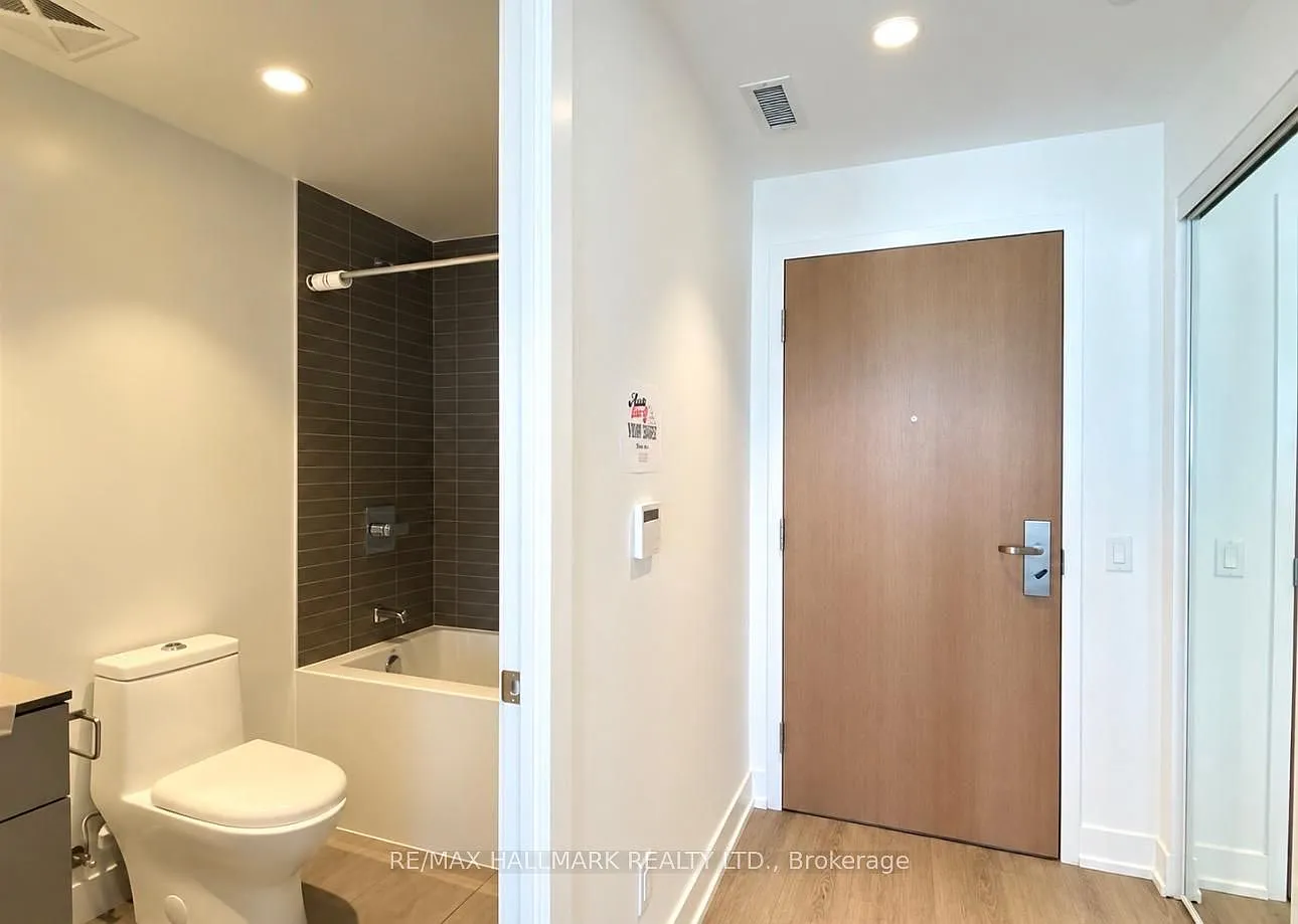 YC Condos — Photo 3