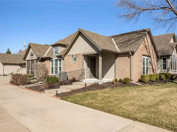 14146 W 151st Ter APT 701, Olathe, KS 66062