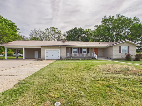 803 N Springfield St, Berryville, AR 72616