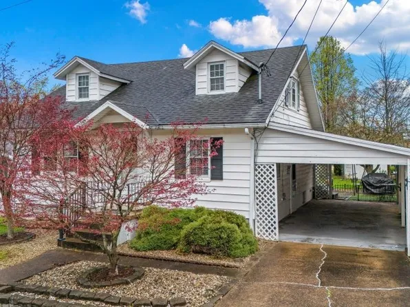 307 58th St, Vienna, WV 26105