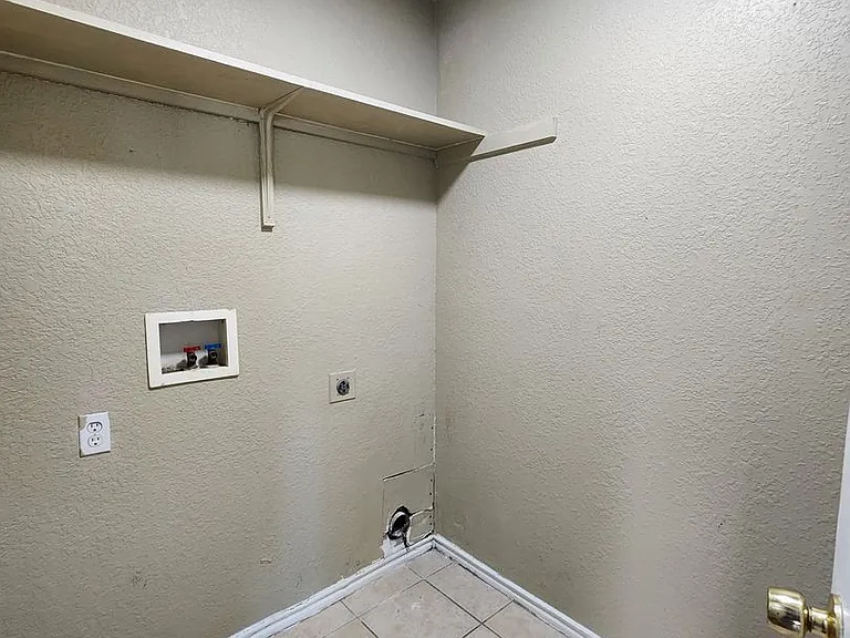 Roomy 3 Bedroom Duplex In S. Fort Worth — Photo 19
