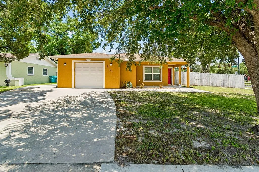 3 bed, 2.0 bath, 1395 sqft, $2,500 — Photo 1