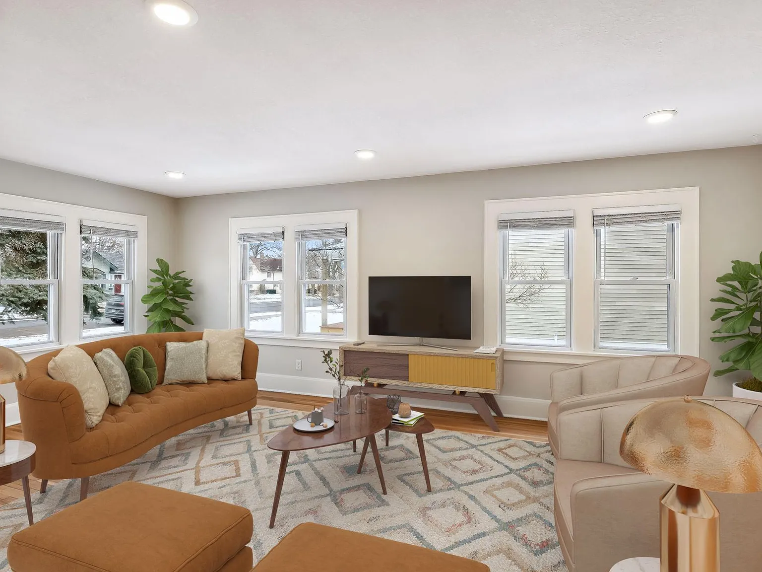 3 bed, 2.0 bath, 1588 sqft, $2,400 — Photo 3