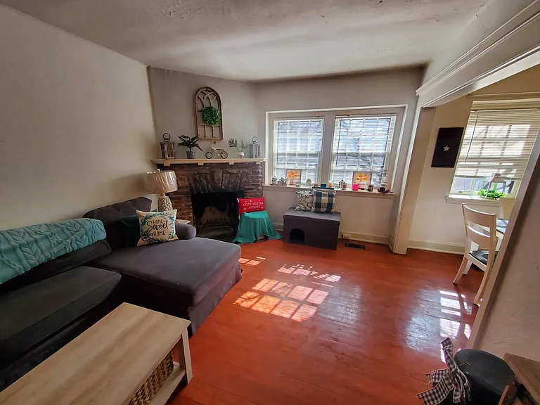 122 Argyle Rd #A — Photo 6