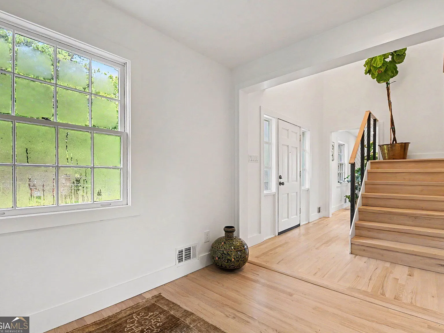 4 bed, 3.5 bath, 2369 sqft, $3,100 — Photo 4
