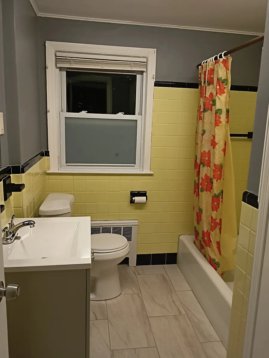 Building Photo - 308 Salem St #2
