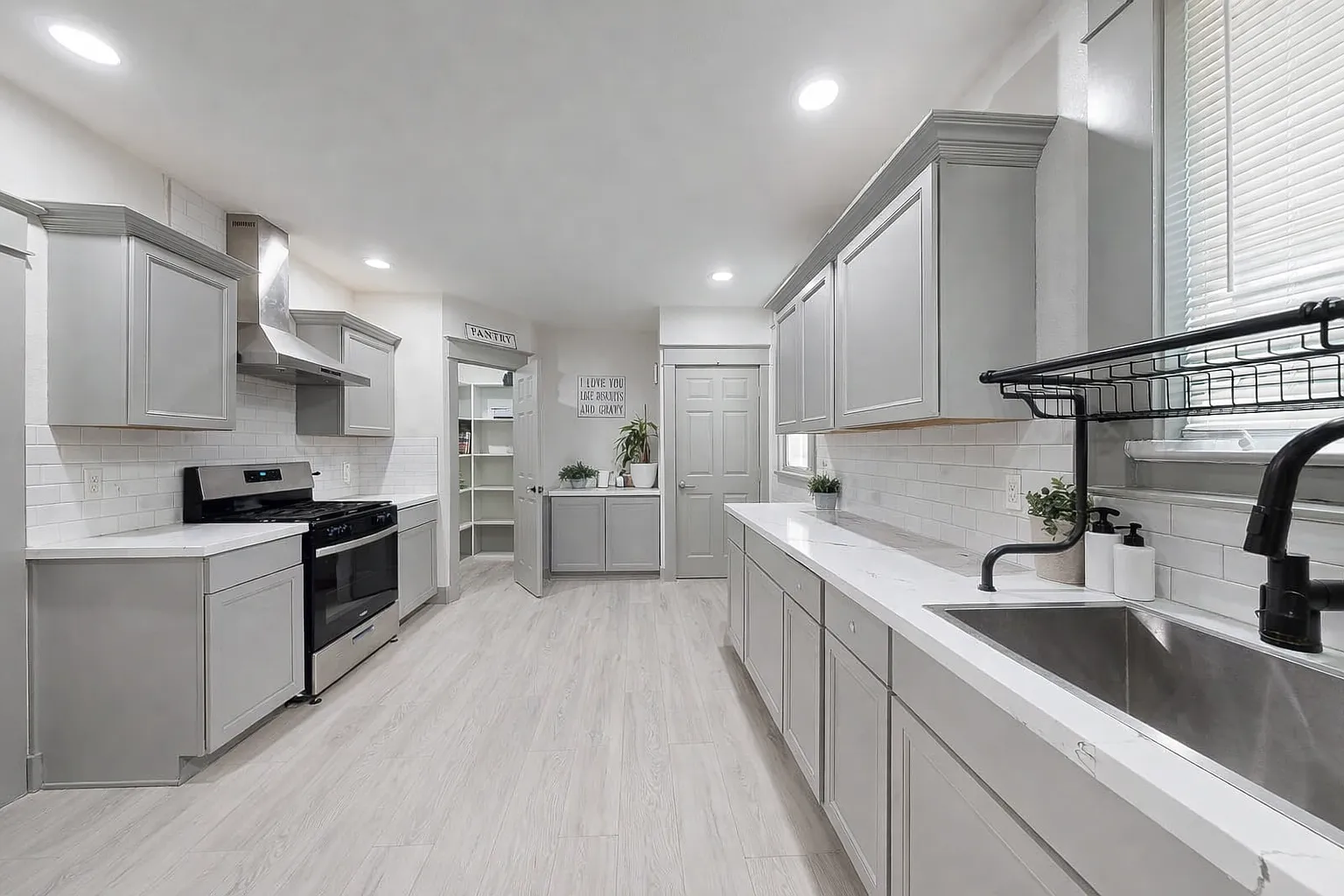 3 bed, 1517 sqft, $2,600 — Photo 2