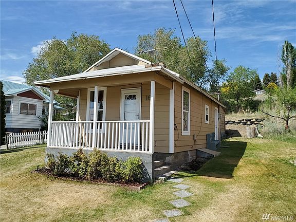 3rd image of 16 Dewberry Ave W