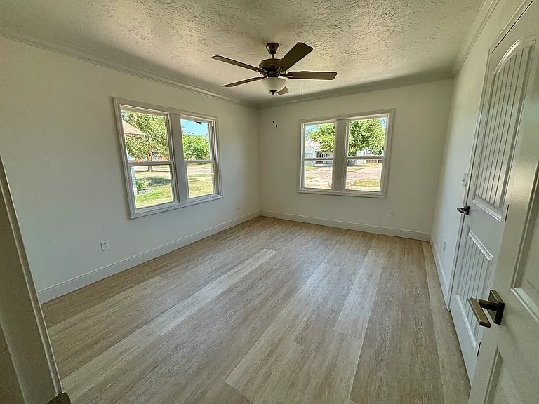 3206 S Tyler St — Photo 9