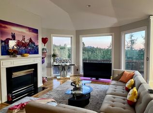 9234 NW Hopedale Ct, Portland, OR 97229