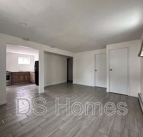 34 Elizabeth Ave — Photo 8