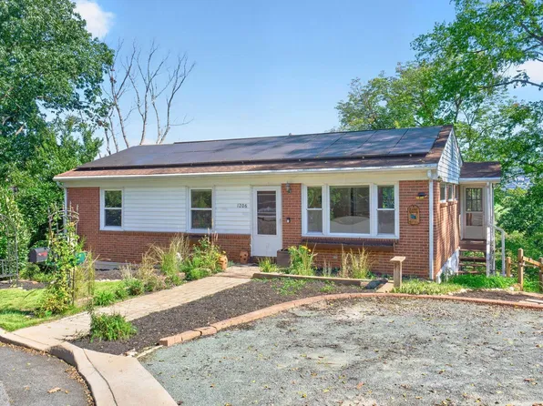 1206 Bland Cir, Charlottesville, VA 22901
