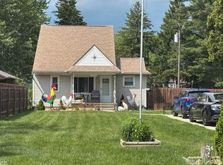 17931 Birmingham St, Roseville, MI 48066