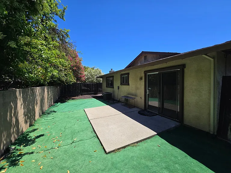 505 Mission Pl — Photo 17