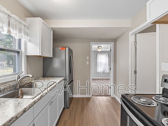 4th image of 4321 E 21st St