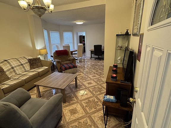 4th image of 5417 Norledge Ave Room 6SINGLE