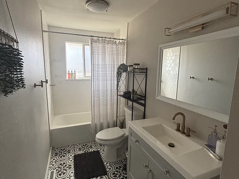 2262 Pear St — Photo 9