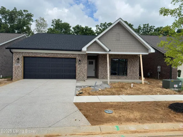 8207 Cedar Crest Ln, Louisville, KY 40291
