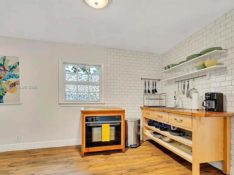 1826 NW South River Dr — Photo 6