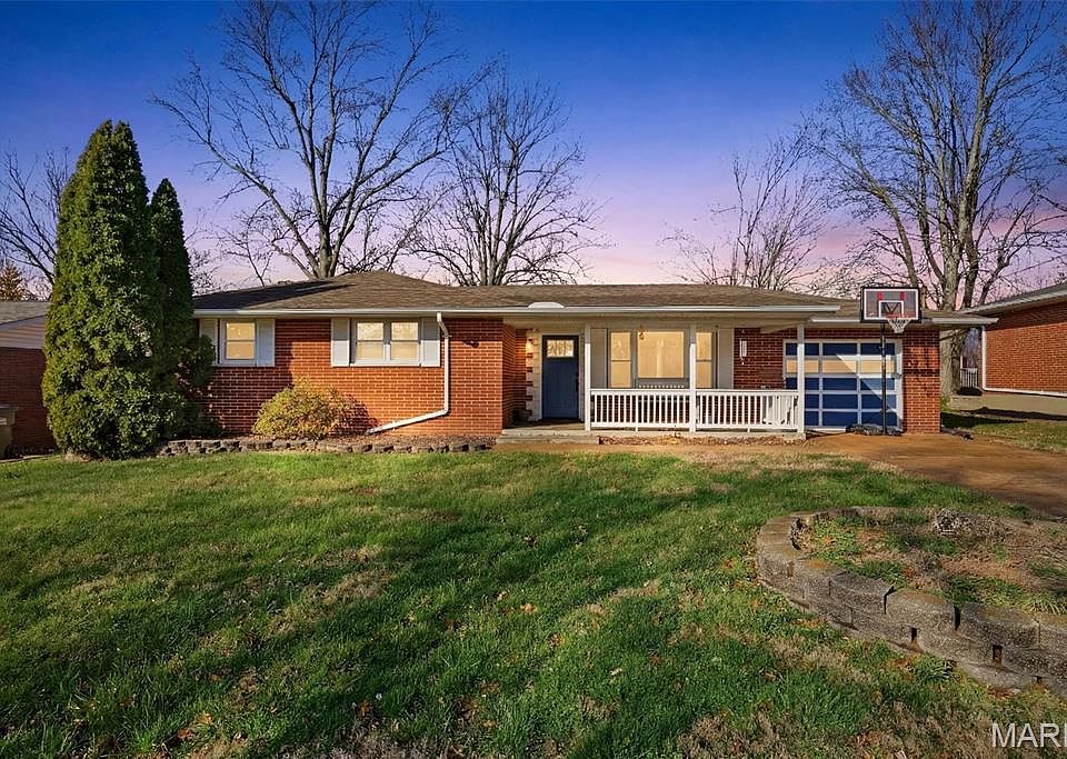 1st image of 705 Leo St