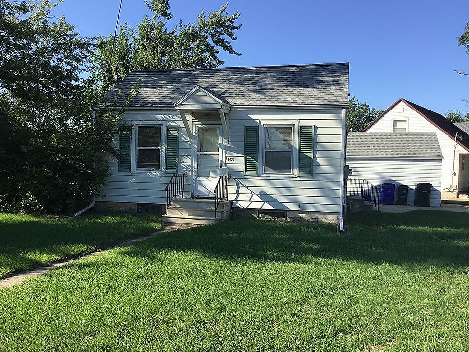 1st image of 1422 34th St NE