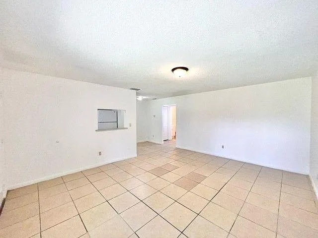 501 W Ohio Ave #19 — Photo 3