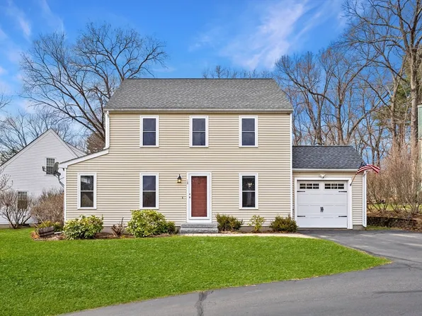 18 Blueberry Ln, Hudson, MA 01749