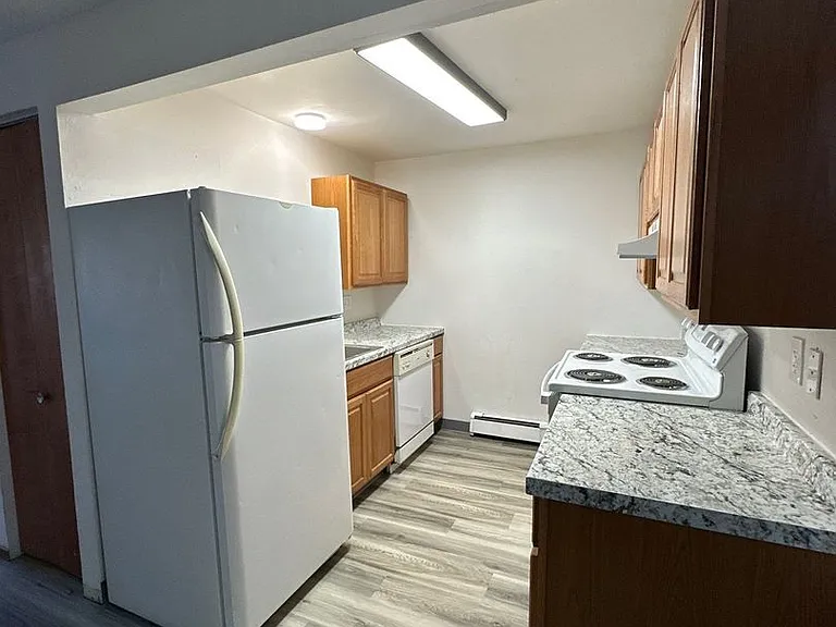 157-169 N Laguna St — Photo 17