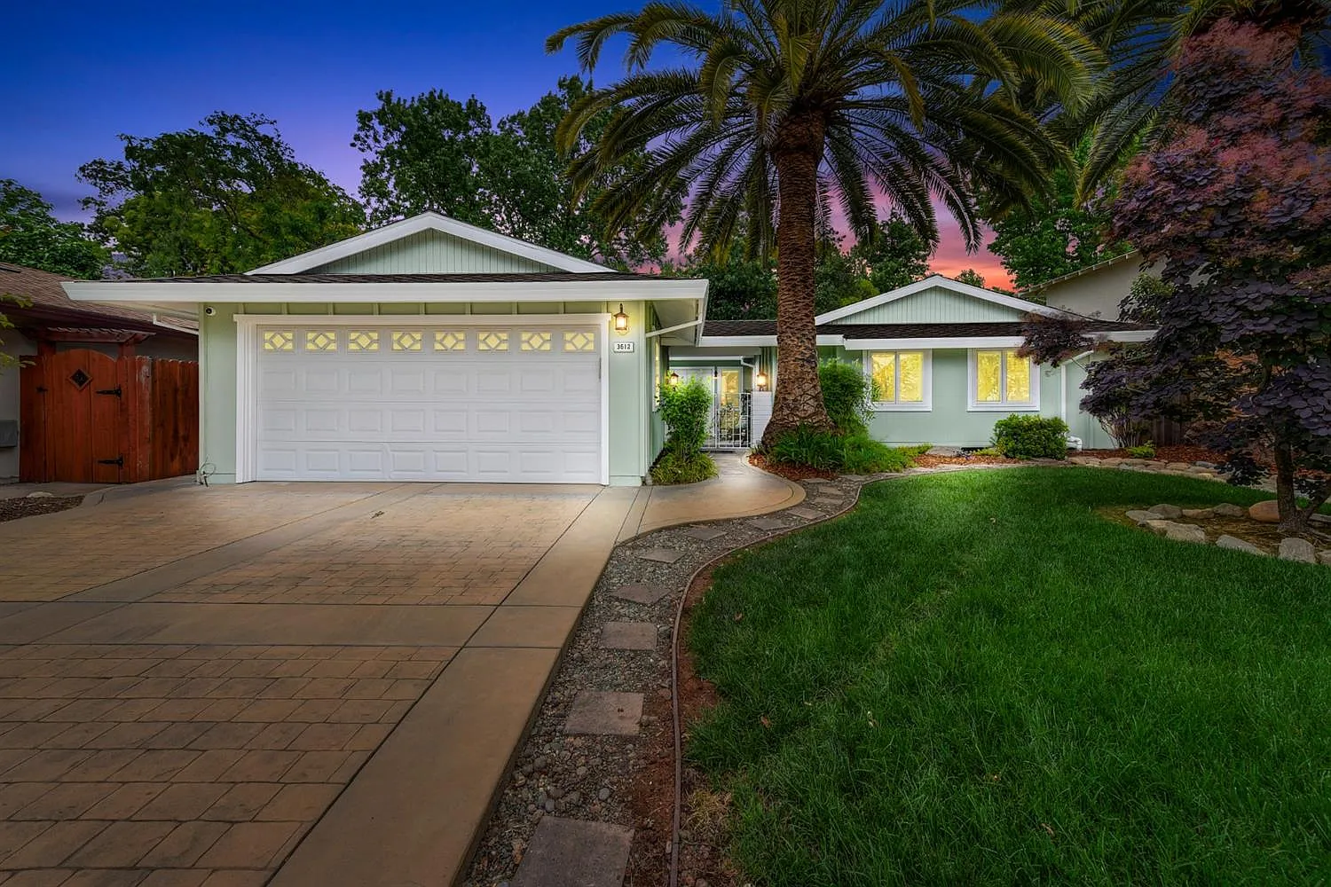 3612 Mulholland Way photo 1