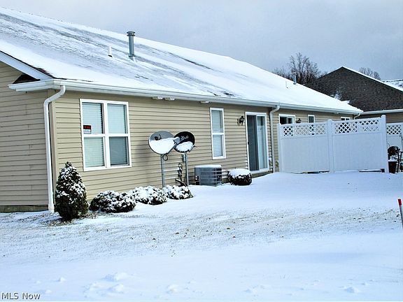 3rd image of 1 Danbury Ct NW