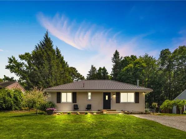 310 Hutter Ave, Ellwood City, PA 16117