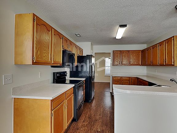 3rd image of 759 Bradberry Ln