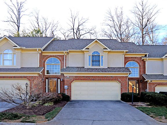2nd image of 8517 Oxford Dr