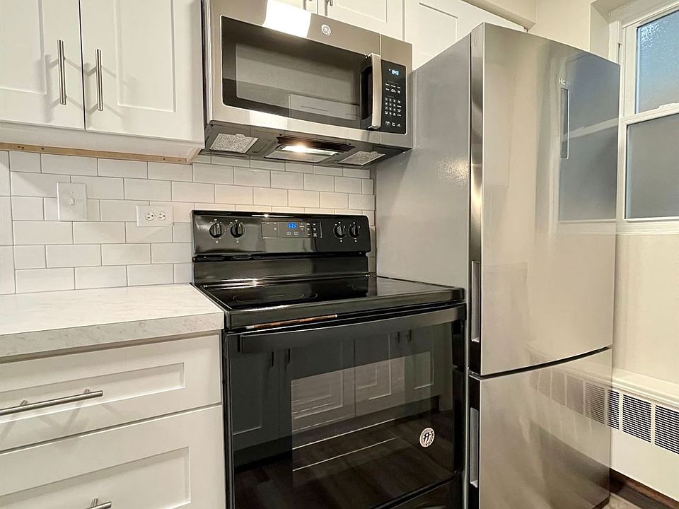 1st image of 1376-1384 Brown St #1384-6