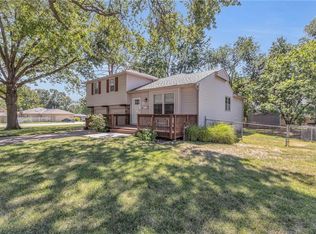 11405 W 70th Ter, Shawnee, KS 66203