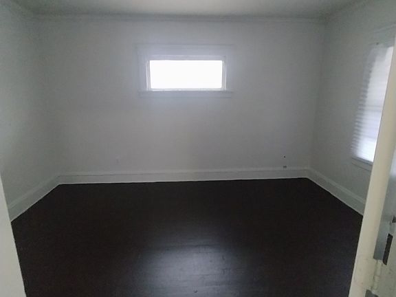 4th image of 9508 Benham Ave