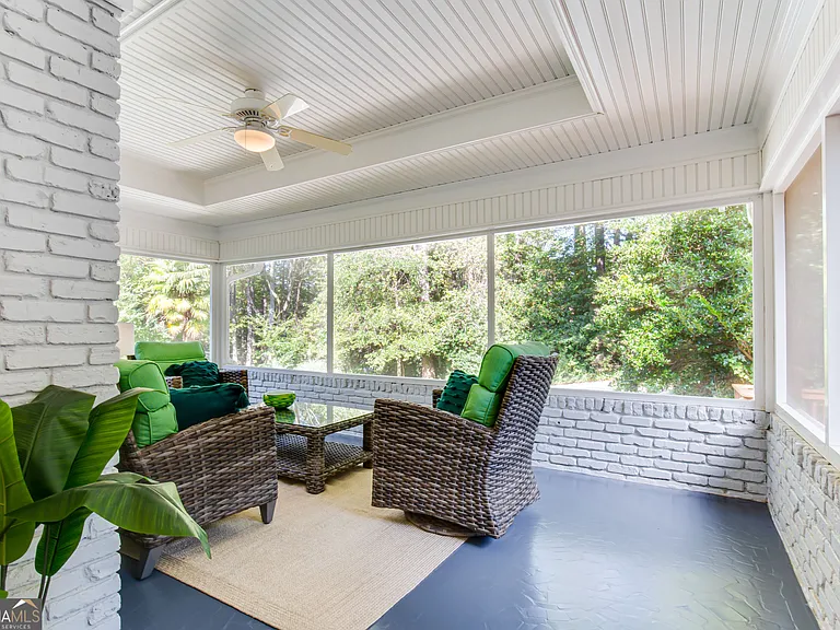 485 Riverside Pkwy — Photo 12