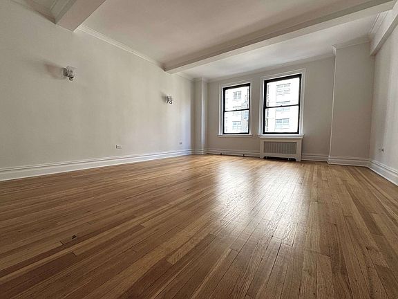 3rd image of 404 E 55th St APT 7B