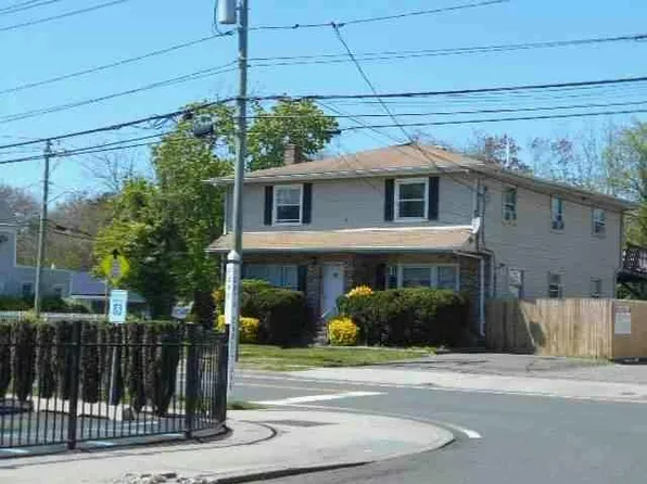 89 Park Ave, Babylon, NY 11702