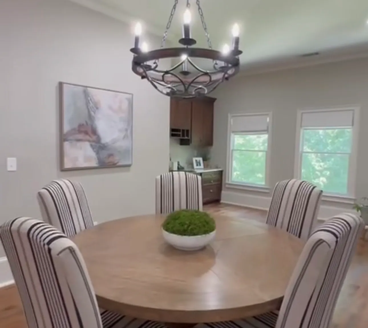 4 bed, 3950 sqft, $4,700 — Photo 4