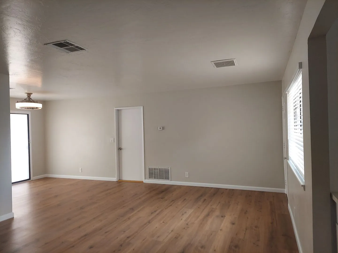 612 W Graaf Ave. — Photo 3