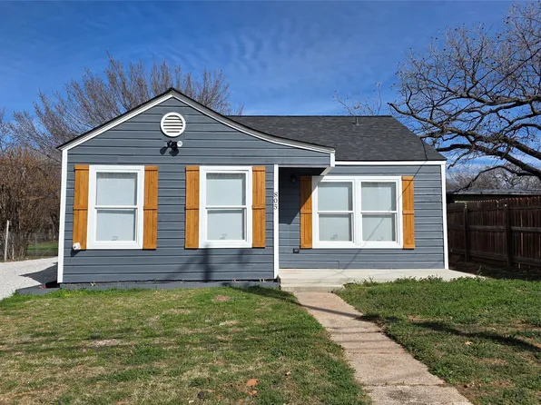 805 Adkins St, Bowie, TX 76230