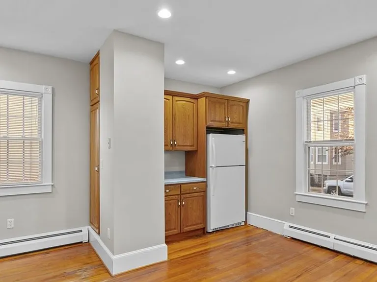 65 Chestnut St #1 — Photo 10