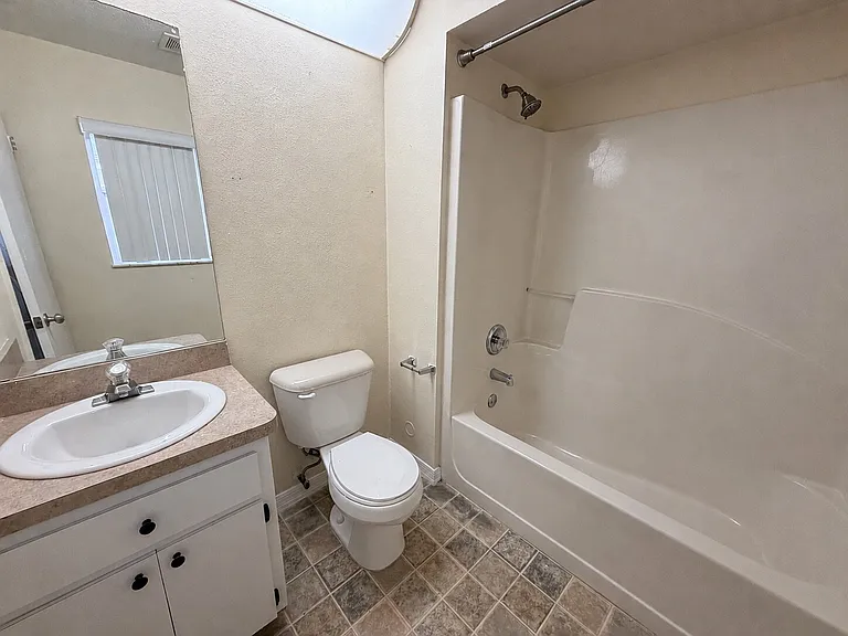 10297 Hemlock St — Photo 6