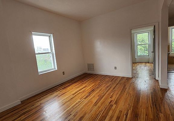 2nd image of 227 Marion St #2